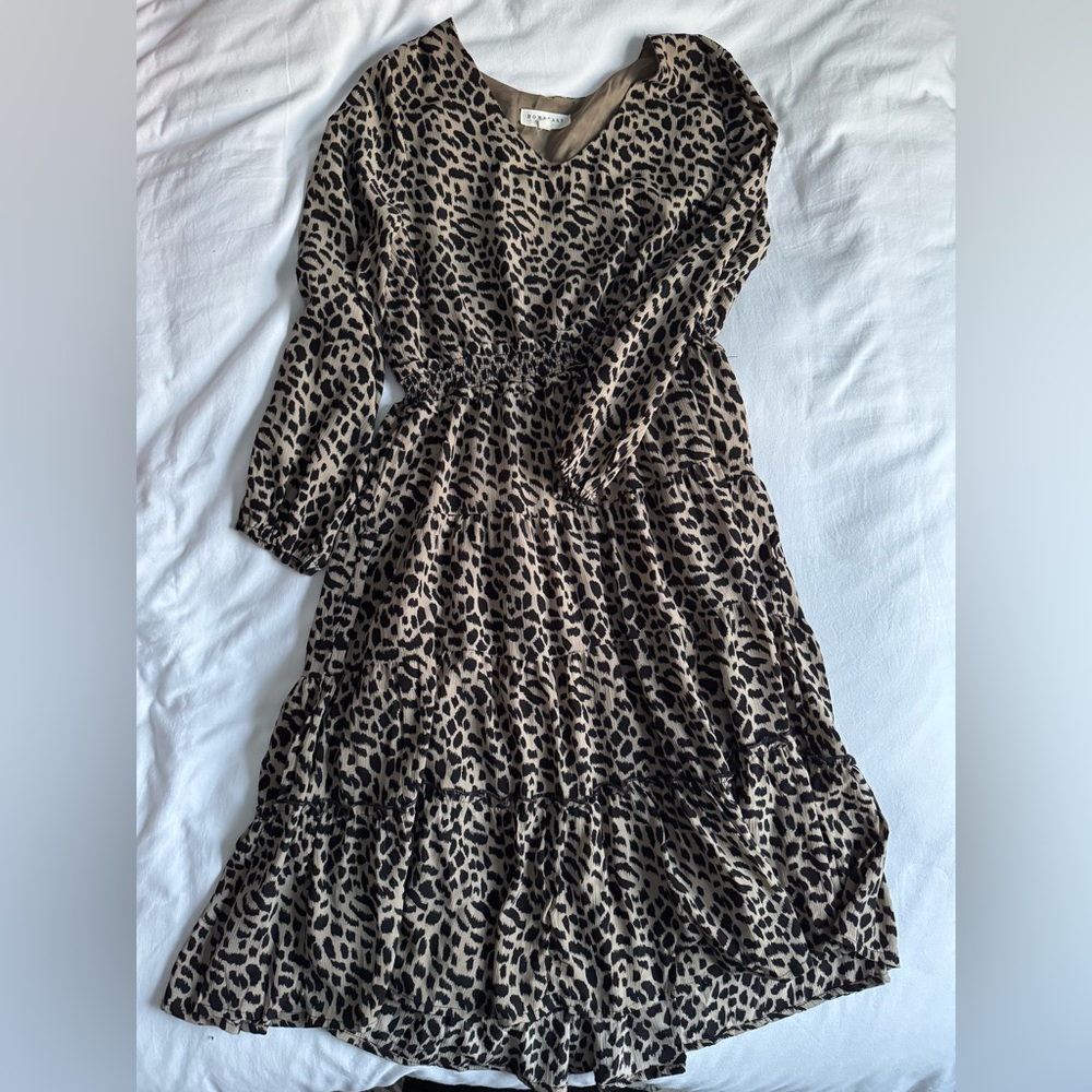 DownEast Long Sleeve Leopard Print Dress with Cinch Waist and Tiered Skirt Sz L